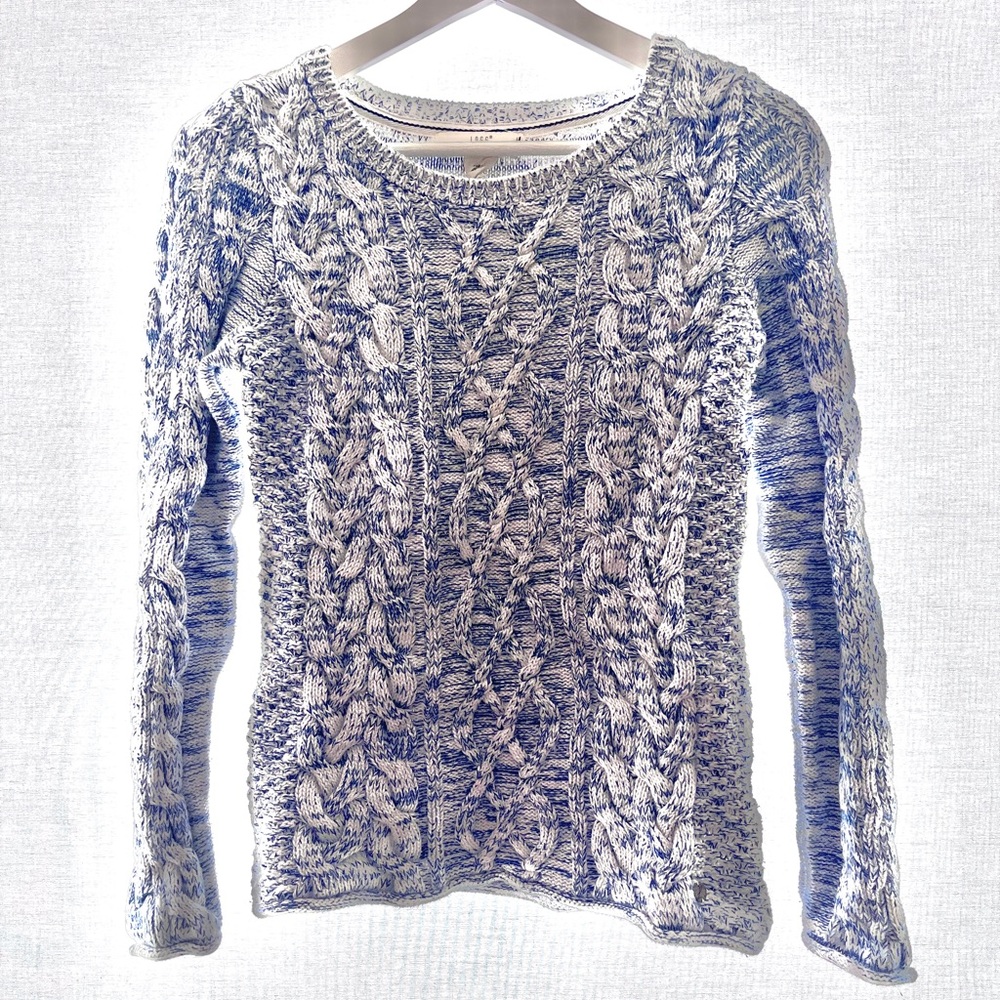 H&M blue and white chunky crewneck sweater